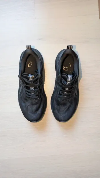 Asics Novablast 5 bike usato — immagine 3 di 6