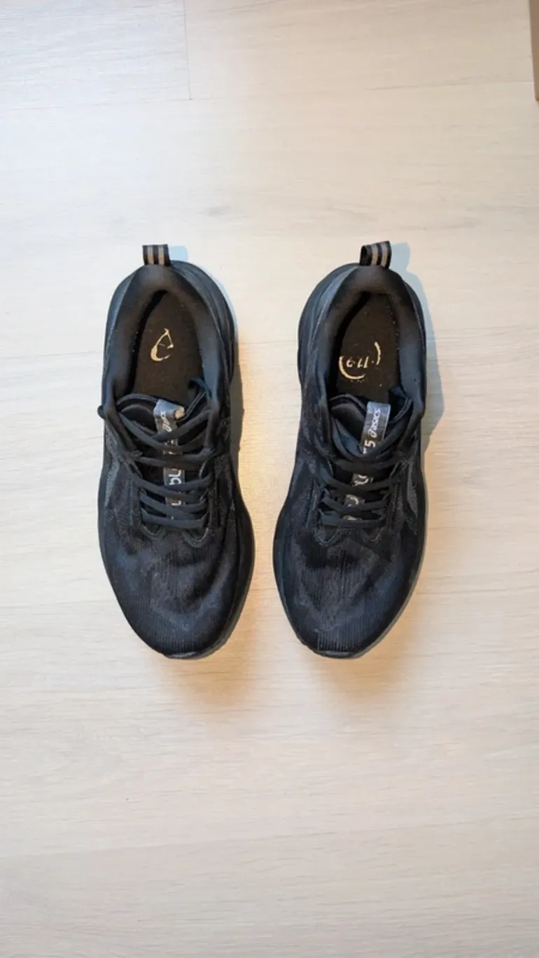 Asics Novablast 5 bike usato — immagine 3 di 6