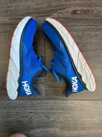Hoka Arahi 5 bike usato — immagine 6 di 7