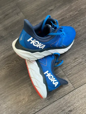 Hoka Arahi 5 bike usato — immagine 2 di 7