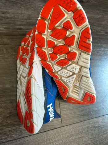 Hoka Arahi 5 bike usato — immagine 7 di 7