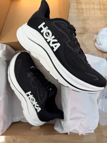 Hoka Clifton 10 bike usato