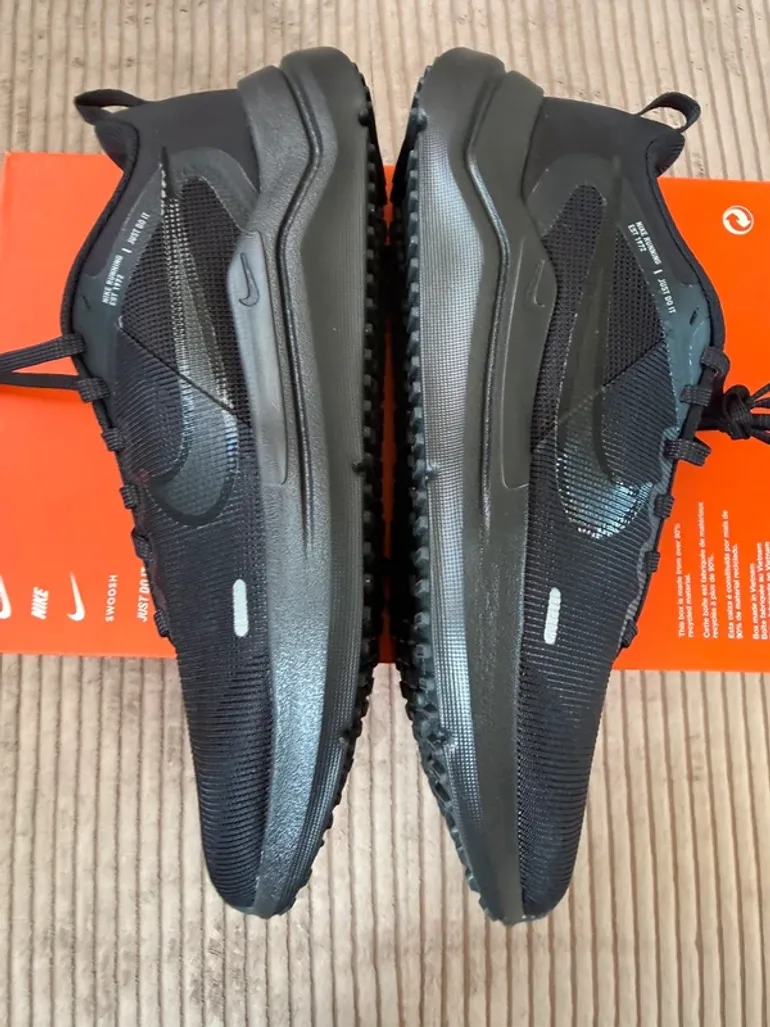 Nike Downshifter 12 bike d'occasion — image 10 sur 11