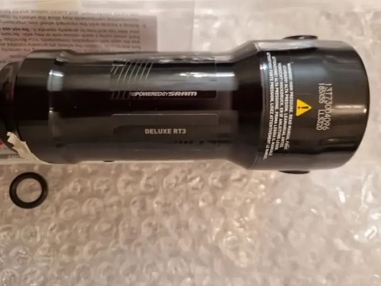Brugt RockShox Deluxe RT3 2026 bike — billede 8 af 12