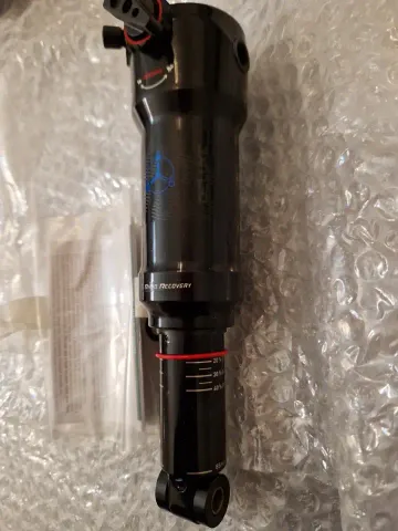 Używany RockShox Deluxe RT3 2026 Rear Suspension