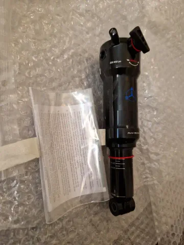 Brugt RockShox Deluxe RT3 2026 bike — billede 2 af 12