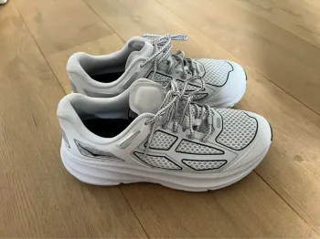 Hoka Clifton 9 bike usato