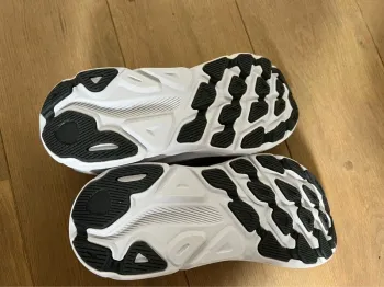Hoka Clifton 9 bike usato — immagine 3 di 4