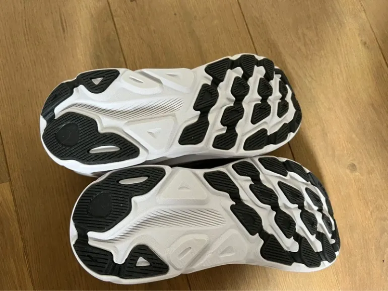 Hoka Clifton 9 bike usato — immagine 3 di 4