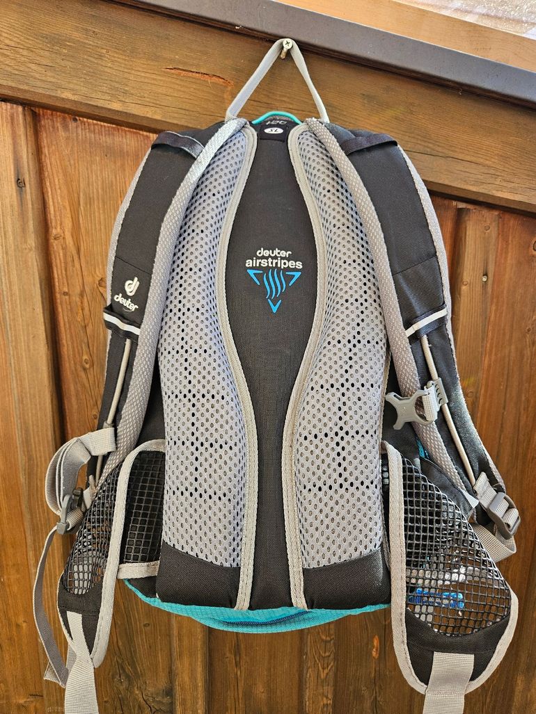 deuter backpack 18 Flyt SL Color Graphite Black focused alpine enthusiasts looking for a super lightweight pack for short backcountry tours Deuter Bike One 18 SL