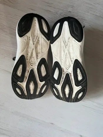 Używany New Balance Fresh Foam X More v5 bike — zdjęcie 4 z 5