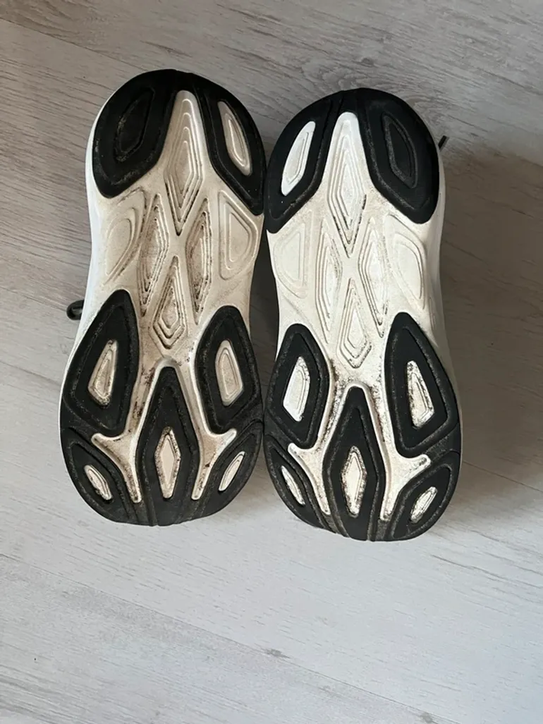 Używany New Balance Fresh Foam X More v5 bike — zdjęcie 4 z 5