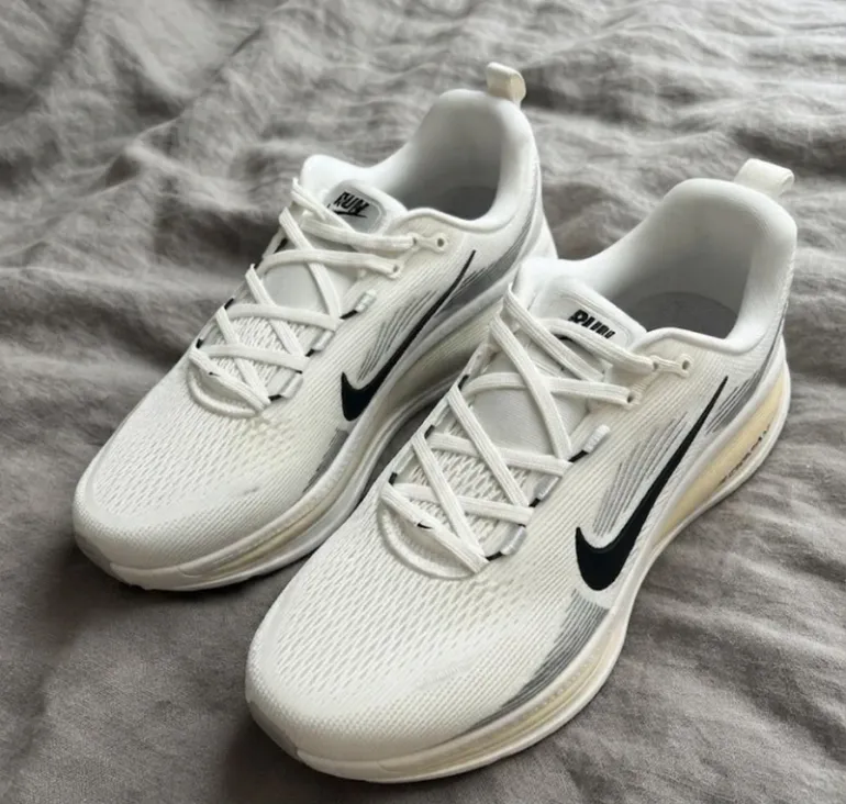 Tweedehands Nike Vomero 18 bike — afbeelding 2 van 4
