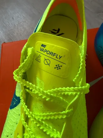 Nike ZoomX Vaporfly Next% 3 bike d'occasion — image 3 sur 6