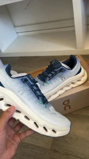 On Running On Cloud Running Shoes bike d'occasion