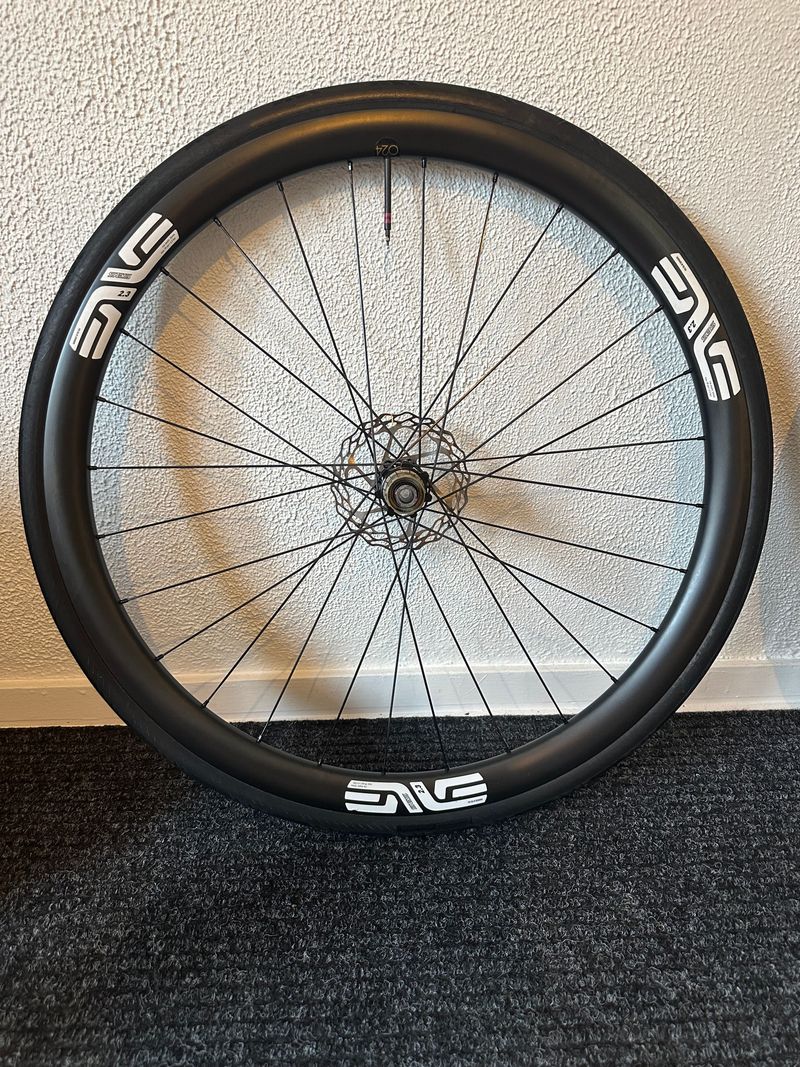 Used Enve Carbon Wheels 2025 bike — image 3 of 13