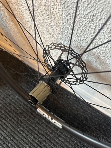 Used Enve Carbon Wheels 2025 bike — image 4 of 13