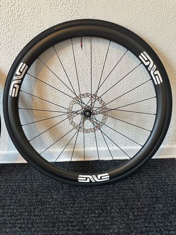 Used Enve Carbon Wheels 2025 bike — image 10 of 13