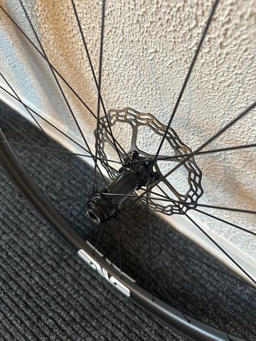 Used Enve Carbon Wheels 2025 bike — image 6 of 13