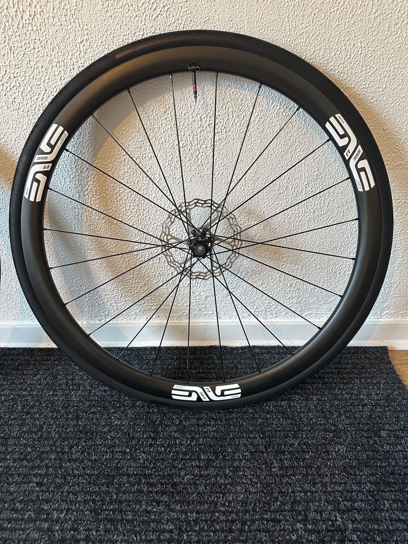 Used Enve Carbon Wheels 2025 bike — image 5 of 13