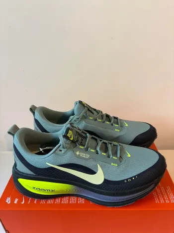 Tweedehands Nike Vomero 18 GTX bike — afbeelding 4 van 7