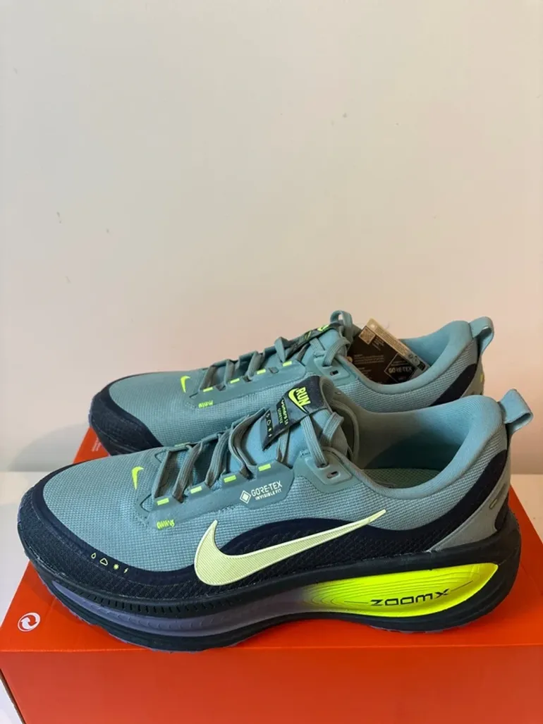 Tweedehands Nike Vomero 18 GTX bike — afbeelding 2 van 7