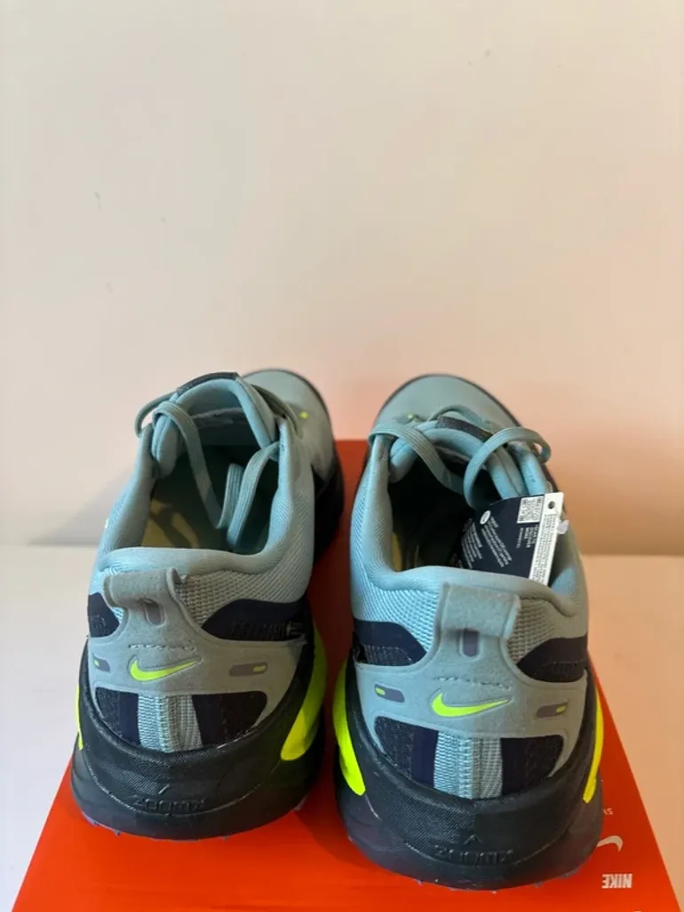 Tweedehands Nike Vomero 18 GTX bike — afbeelding 3 van 7