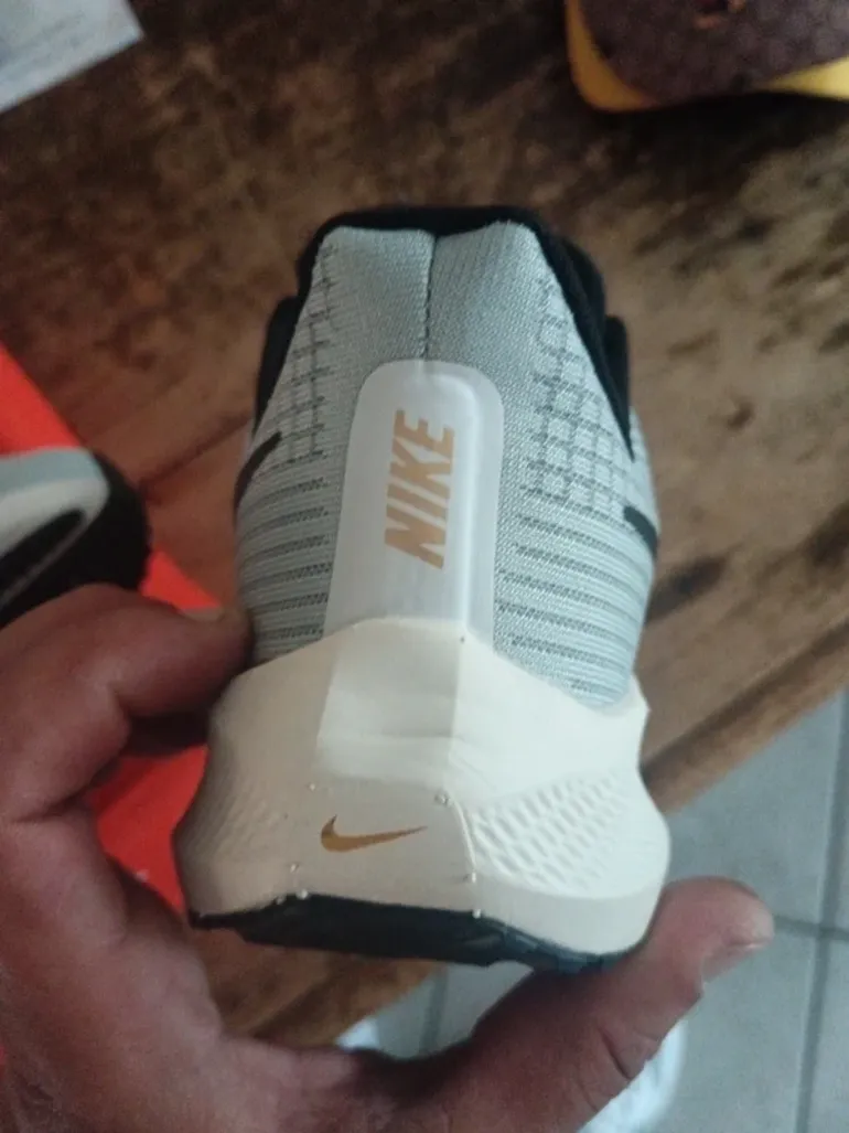 Tweedehands Nike Air Zoom bike — afbeelding 6 van 8