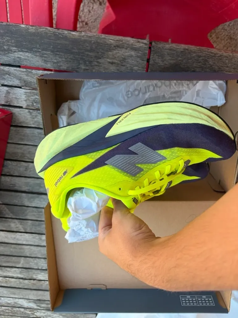 Used New Balance running shoes bike — image 2 of 12