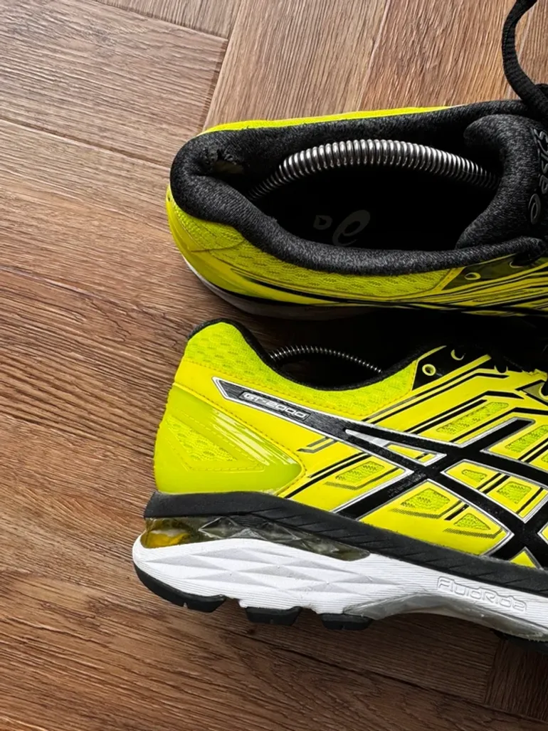 Used Asics Gel GT-2000 bike — image 3 of 8