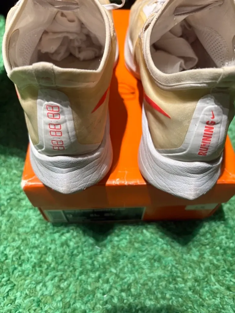 Nike ZoomX Vaporfly Next% bike d'occasion — image 5 sur 8