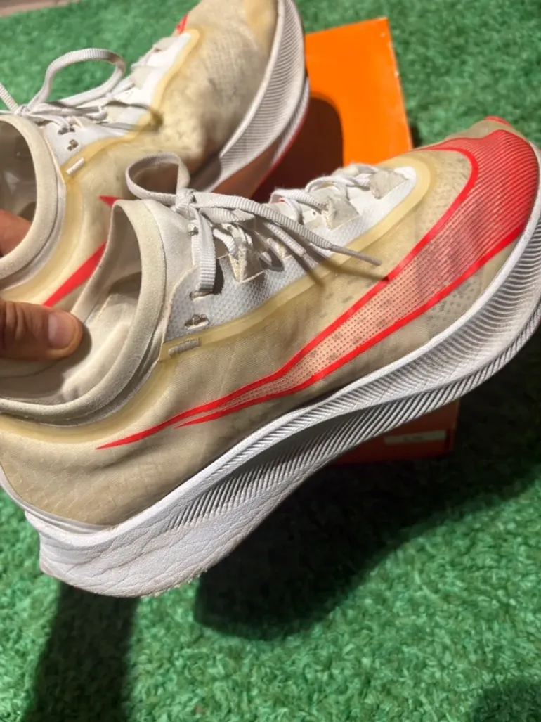 Nike ZoomX Vaporfly Next% bike d'occasion — image 6 sur 8