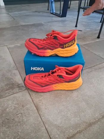 Hoka Speedgoat 5 bike usato