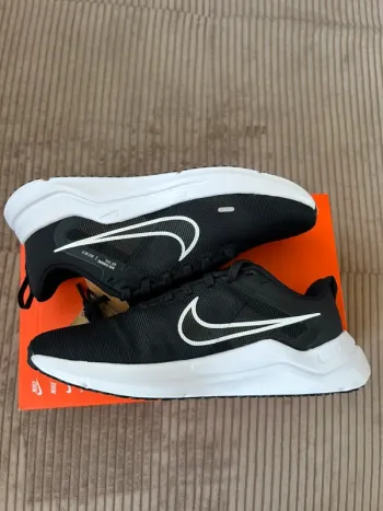 Tweedehands Nike Downshifter 12 bike — afbeelding 9 van 10