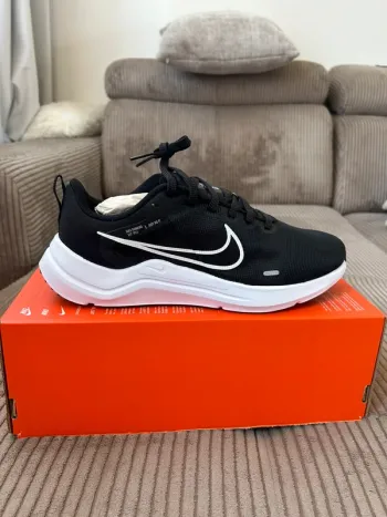 Tweedehands Nike Downshifter 12 bike — afbeelding 4 van 10