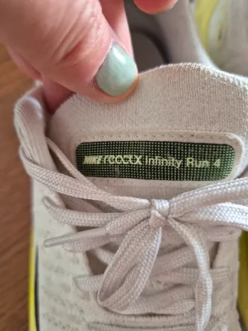 Gebrauchtes Decathlon Nike InfinityRN 4 bike — Bild 3 von 9