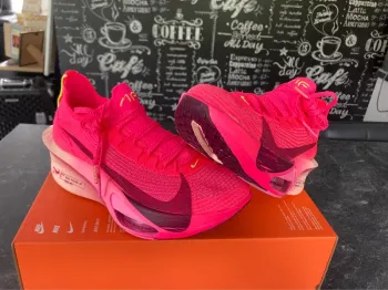 Used Nike Air Zoom Alphafly Next% 3 bike — image 2 of 8