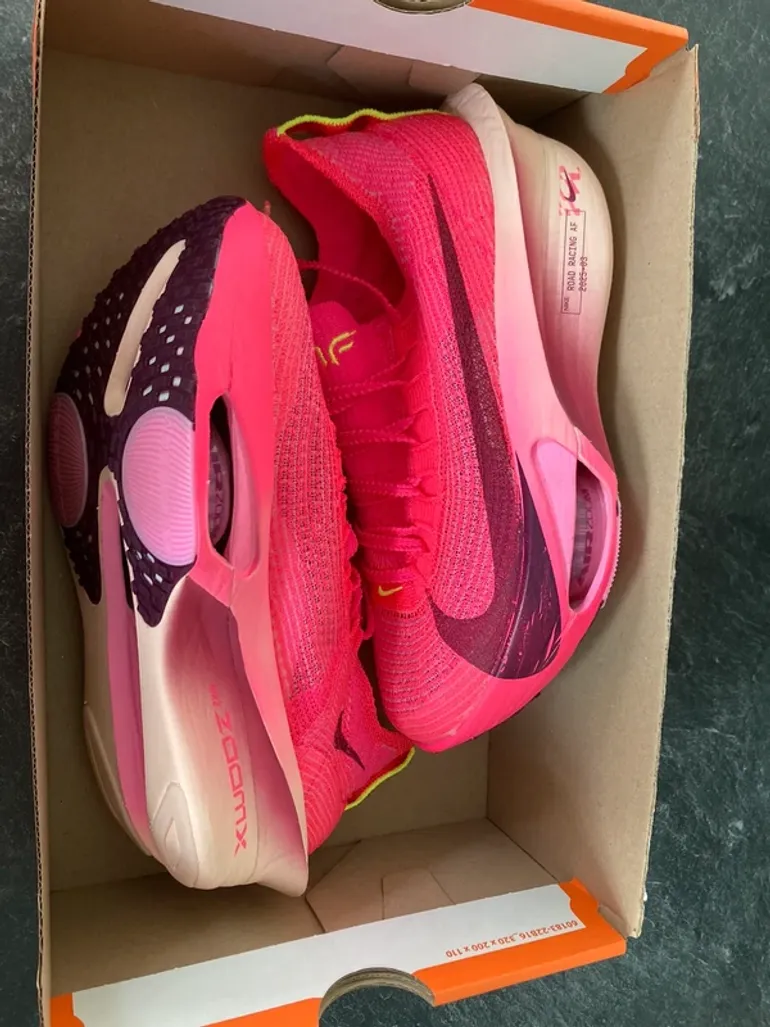 Used Nike Air Zoom Alphafly Next% 3 bike — image 5 of 8