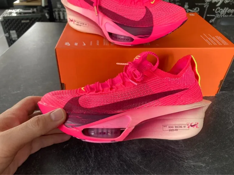 Used Nike Air Zoom Alphafly Next% 3 bike — image 3 of 8