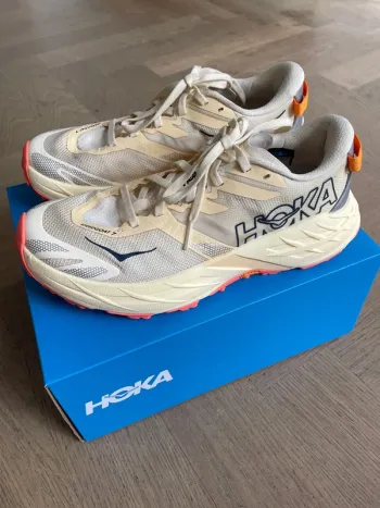 Gebrauchtes Hoka Speedgoat 7 bike