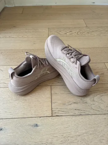 Gebrauchtes Asics Gel-Nimbus 27 bike