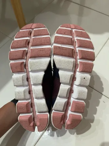 Gebrauchtes On Running On Shoes 38.5 bike — Bild 2 von 5