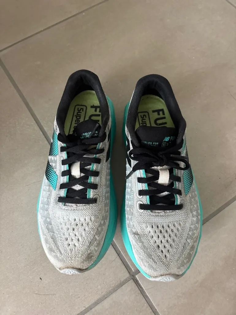 Used New Balance Fuelcell Supercomp bike — image 2 of 5
