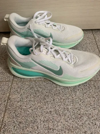 Gebrauchtes Nike Vomero 18 bike