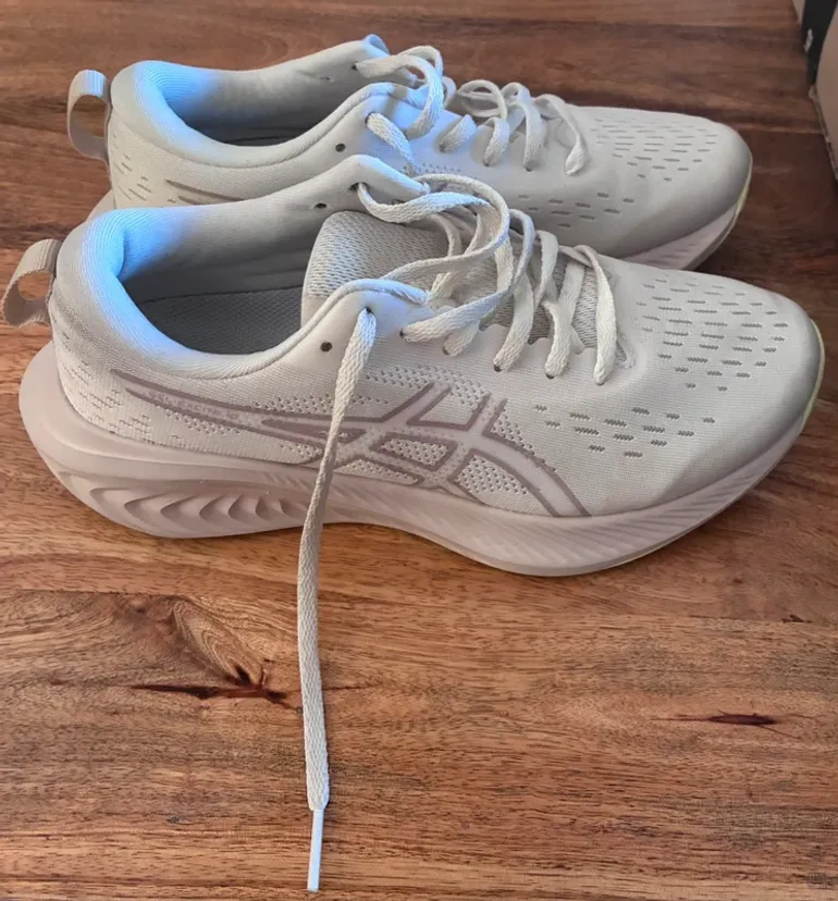 Asics Gel-Excite 10 bike d'occasion — image 3 sur 7