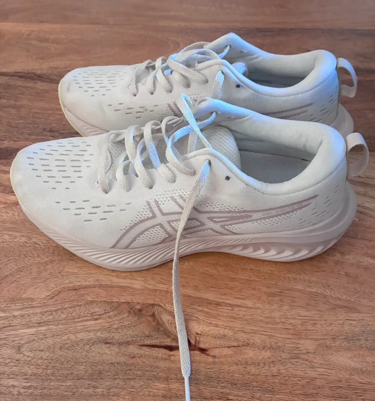 Asics Gel-Excite 10 bike d'occasion — image 2 sur 7