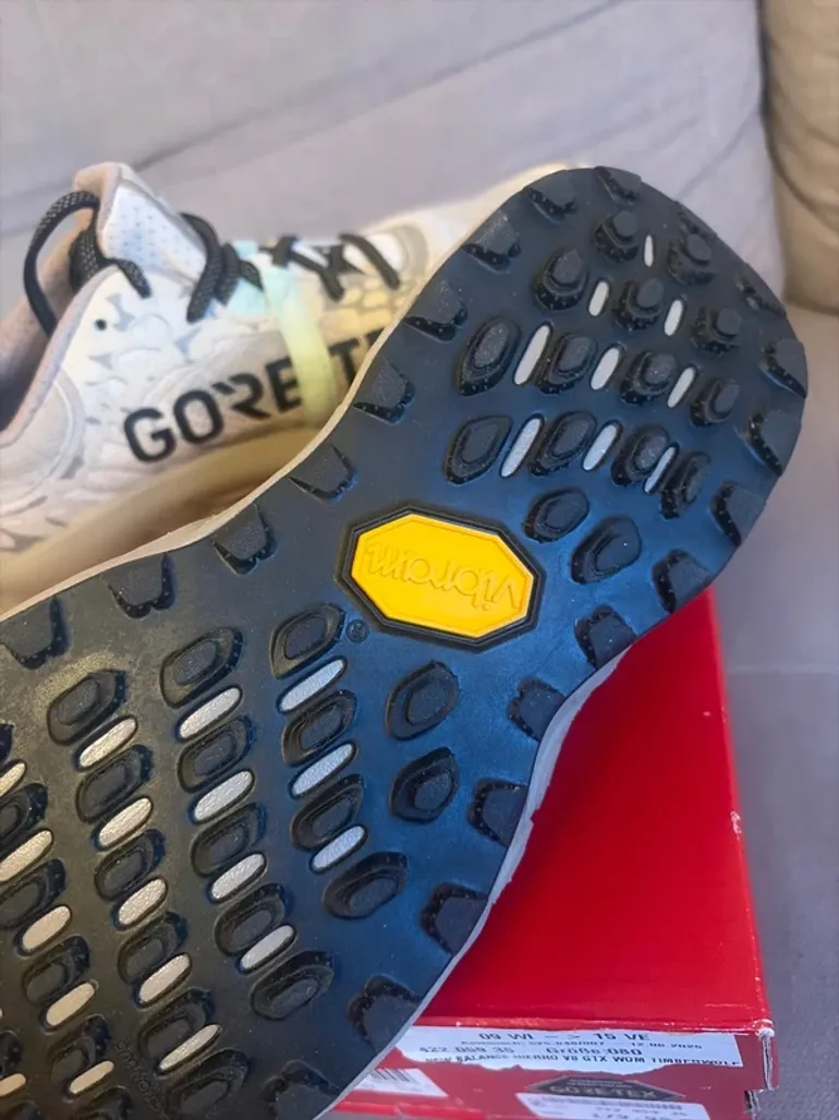 New Balance Hierro V8 GTX bike d'occasion — image 5 sur 6