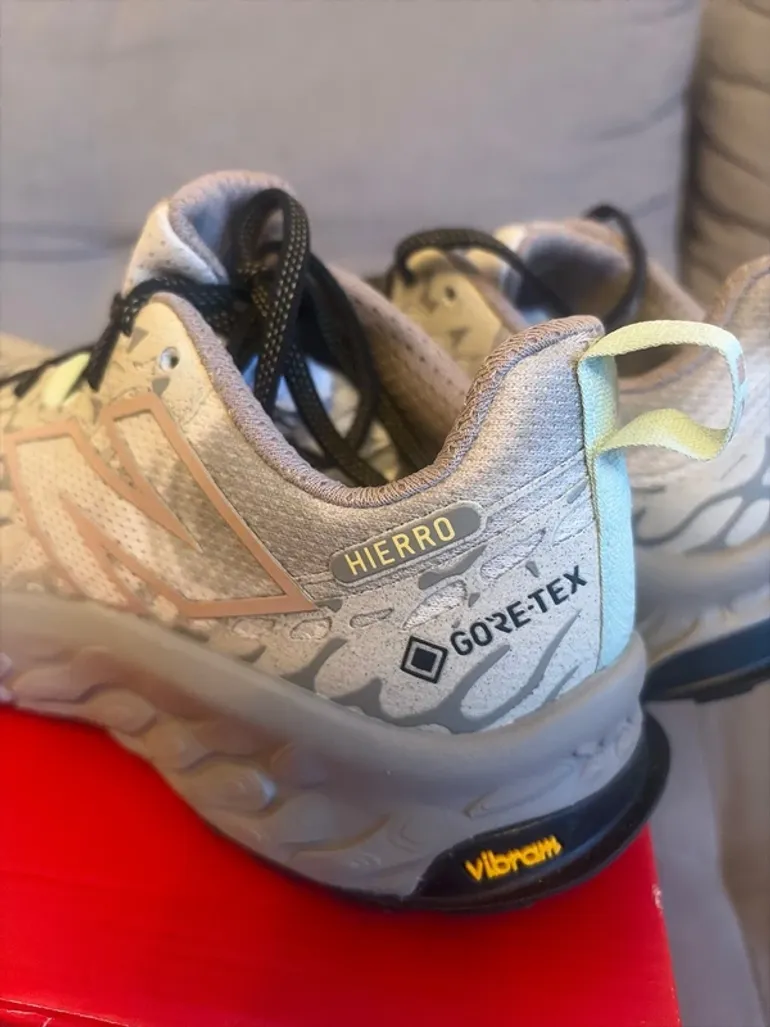 New Balance Hierro V8 GTX bike d'occasion — image 3 sur 6
