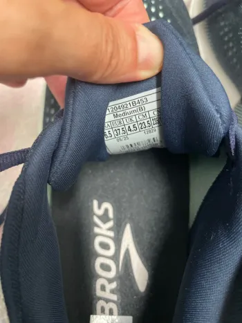 Brooks Running Shoes Size 37.5 bike d'occasion — image 4 sur 7