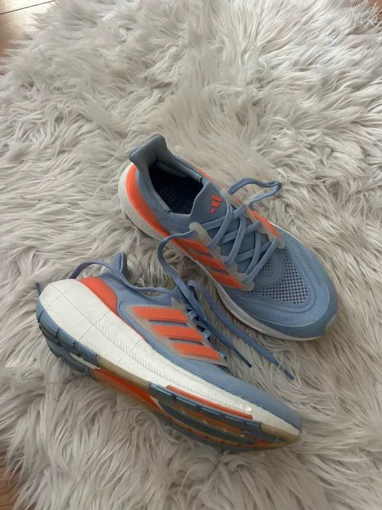Adidas Ultraboost Light bike d'occasion — image 3 sur 4